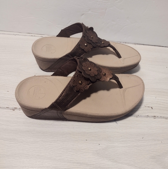 Fitflop Shoes Fitflops Womens Lulu Flower Wedge Sandal Bronze